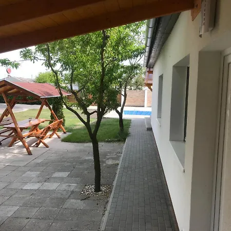 Big House בלטונפנבש