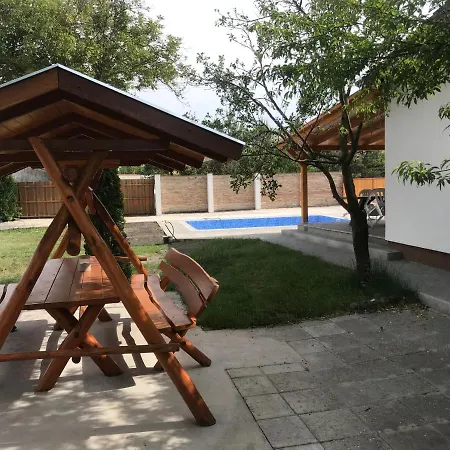 Apartment Big House Balatonfenyves