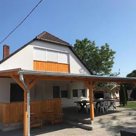 Big House Apartment Balatonfenyves
